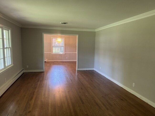 Photo - 5048 Grassmere Rd