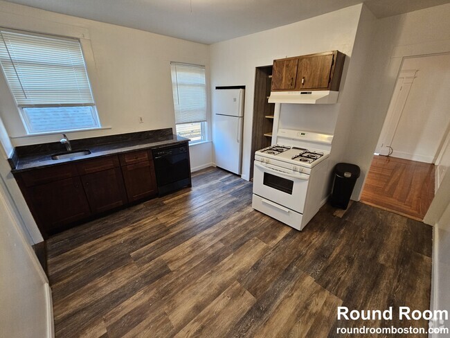 Building Photo - 5 Haskell St Rental