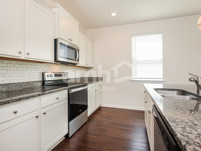 Photo - 203 Bushwood Dr