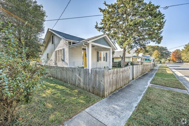 Building Photo - "Welcome Home to Lawson Street! ? Stylish ...