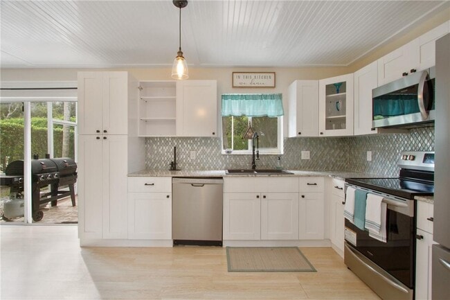 Building Photo - 6885 Barnwell Dr Rental
