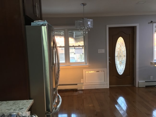 Photo - 1366 E 86th St Unidad 2FL