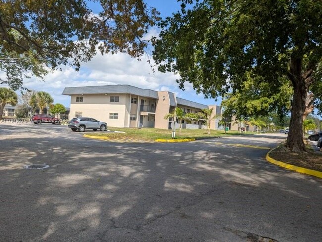 Photo - 8020 Fairview Dr Condo Unit 303