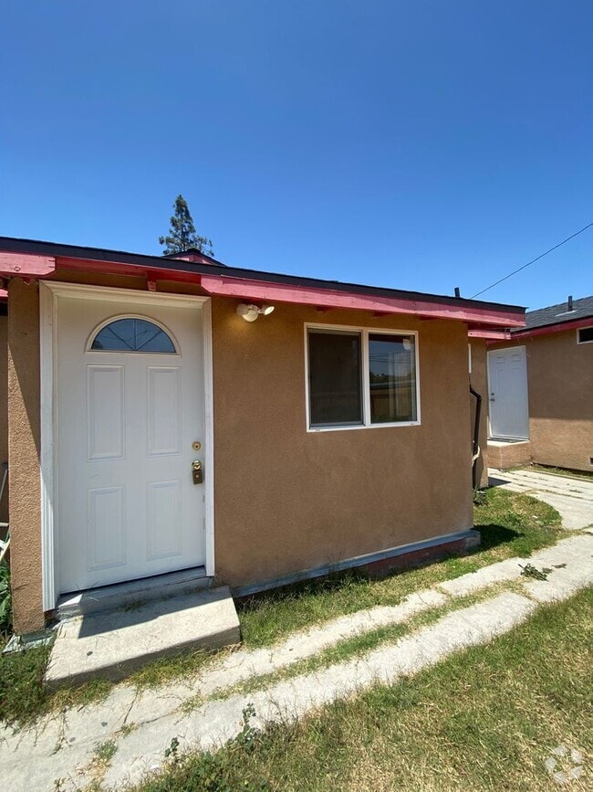 Building Photo - M120 Unit B Rental