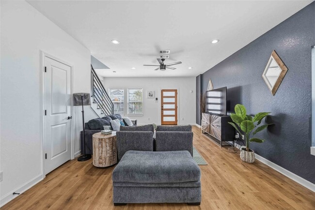 Photo - 6130 Conley St