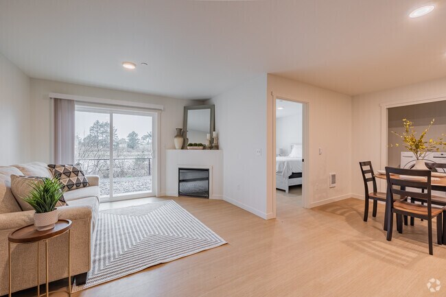 2BR, 1BA - 785SF - Living Room - River Run Apartments