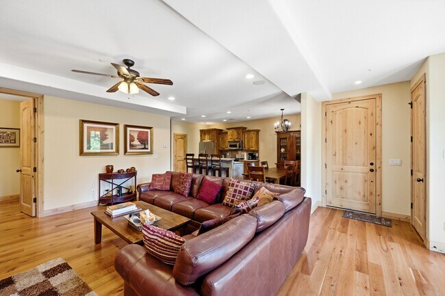 3023 Lower Saddleback Rd