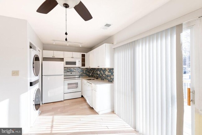 Photo - 1615 Fendall Ct