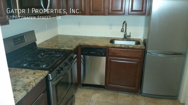 Photo - 525 Fitzwater St