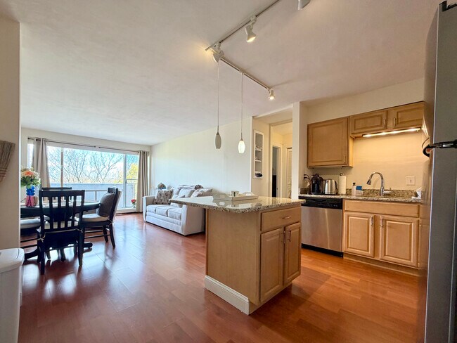 Photo - 29 Concord Ave Unit 706