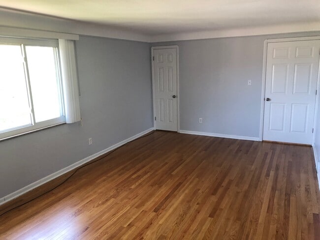 Photo - 3442 Warren Rd