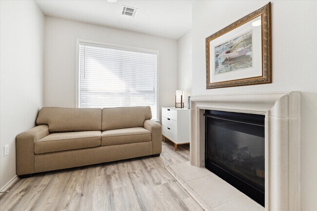 Photo - 2400 McCue Rd