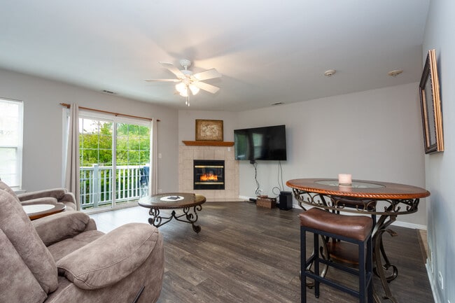 Photo - 532 Lake St Unidad C