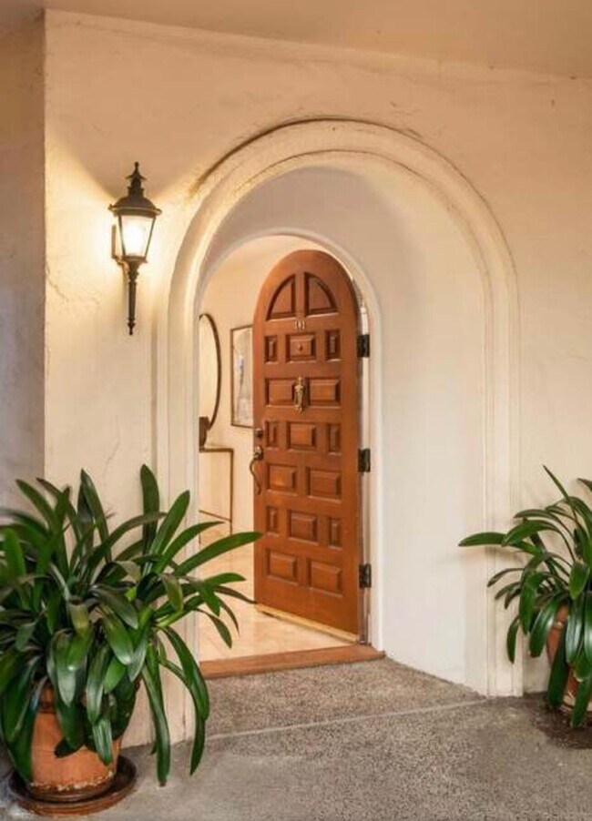 Entryway - 111 W 3rd Ave Condo Unit 101