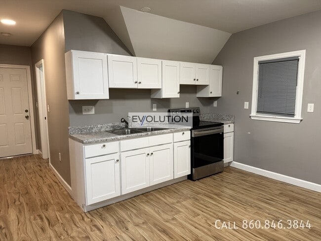 Building Photo - 1 Sterling St Unit FL3