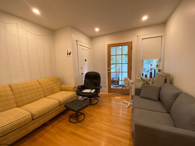23 Edison Ave Unit 2