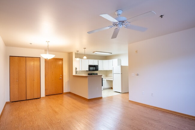 Photo - Washington Court Apartments