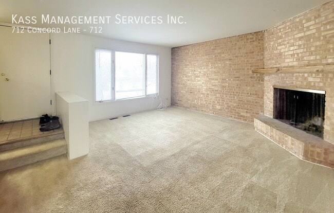 Photo - 712 Concord Ln