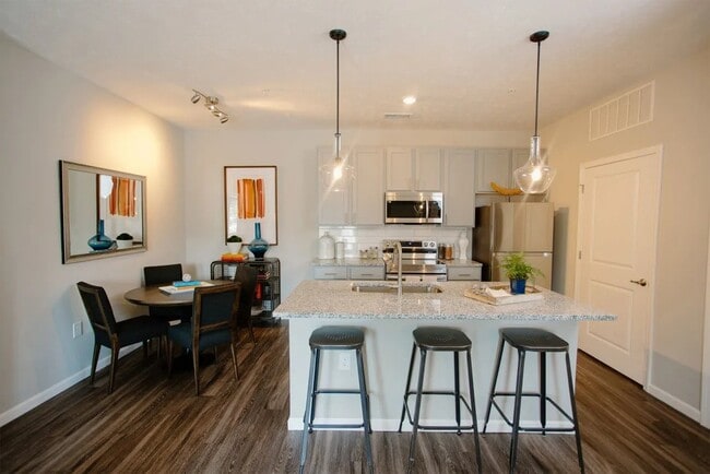 Photo - Elan Park Apartments