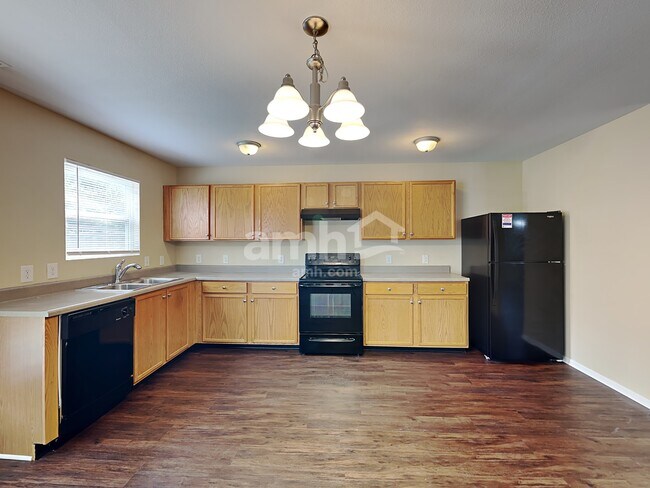 Photo - 8349 Sansa St