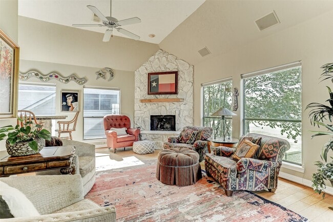 Photo - 1706 Country Squire Dr