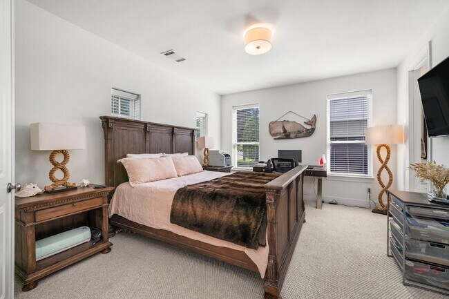 Photo - 816 Ennis St