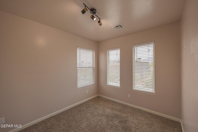 Photo - 6537 Hoop St