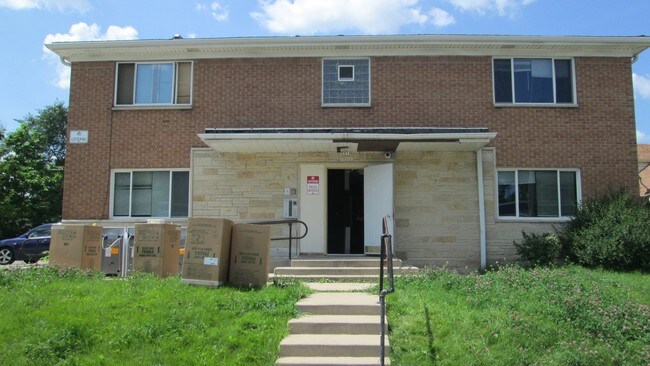 Front - 5045-5065 N Hopkins St