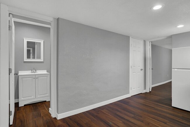 Photo - 4603 Byron St Unidad 2