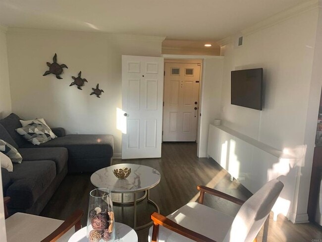 Photo - 201 Sea Cliff Way