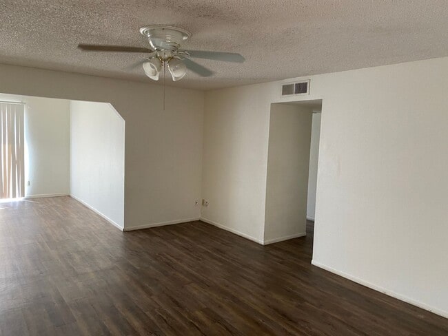 Photo - 5233 W Altadena Ave