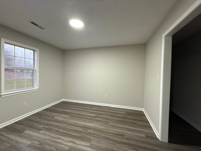 Photo - 308 Courtney Dr