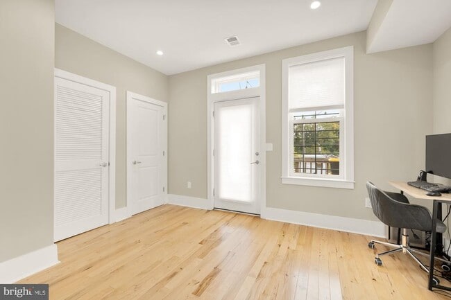 Photo - 1624 26th Pl SE