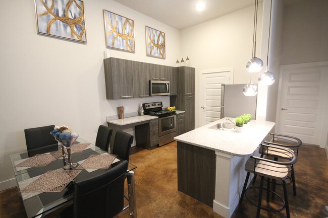 Photo - Valencia Lofts