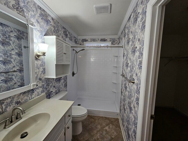 Photo - 202 Suffolk Dr