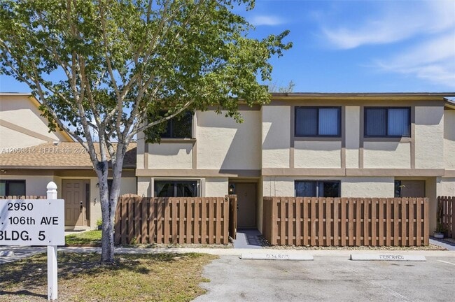 Building Photo - 2950 NW 106th Ave Unit 8
