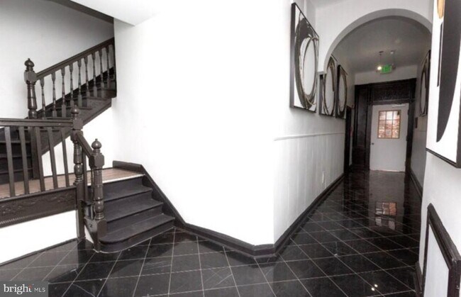 Photo - 1210 N Calvert St Unidad 1A