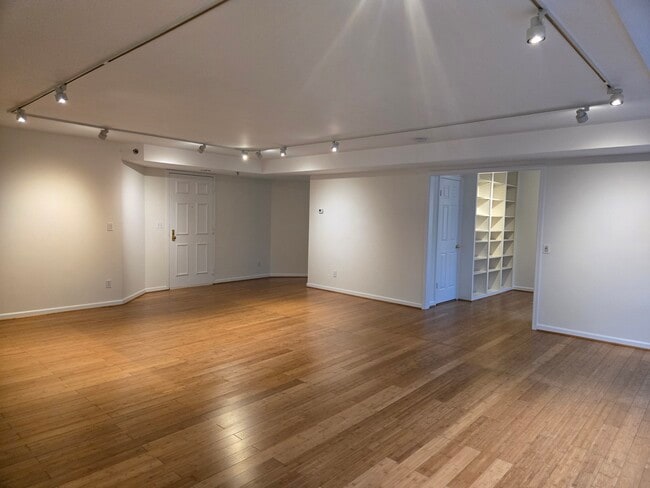 Photo - 5450 Whitley Park Ter Unit 912