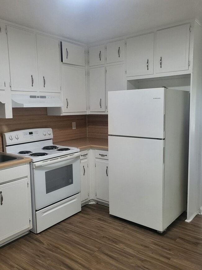 Photo - 3540 Southgate Way SE Unit A