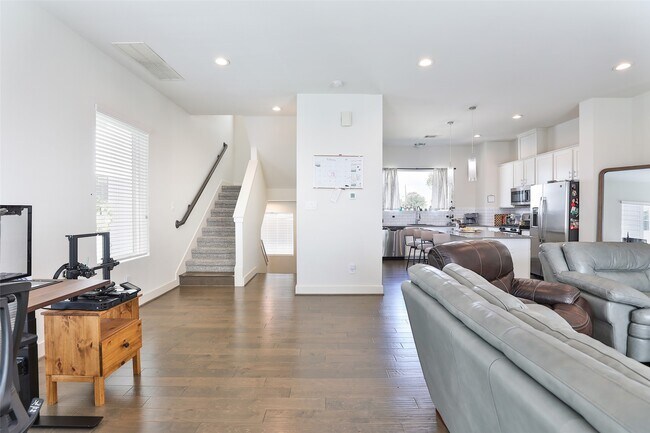 Photo - 4811 Martin Oaks Ln