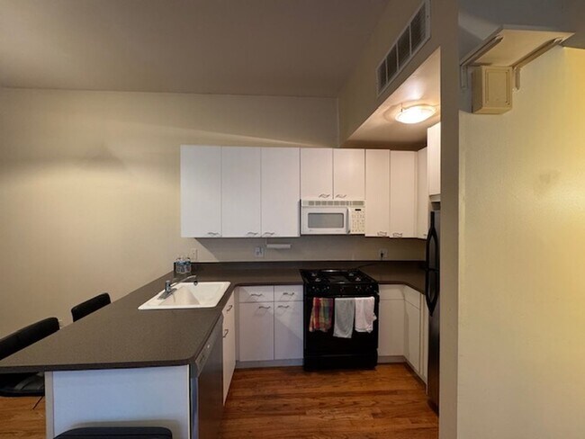 Photo - 616 N Paulina St