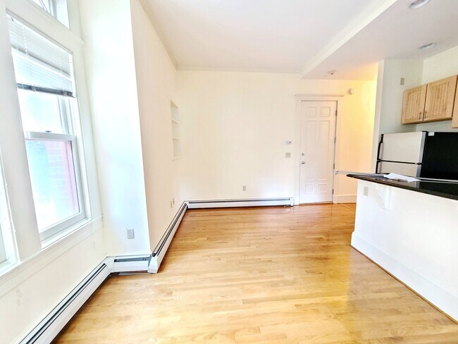 Photo - 191 Commonwealth Ave Unit 1