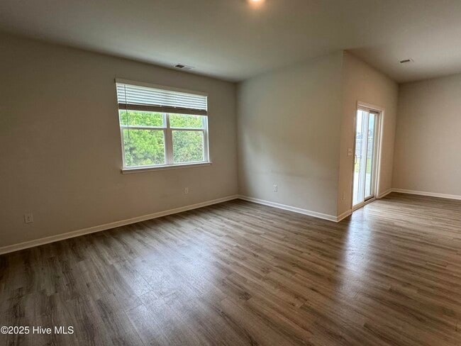Photo - 202 Airlie Vista Ln