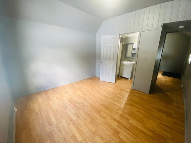 Photo - 170 Perthshire Dr Unit A