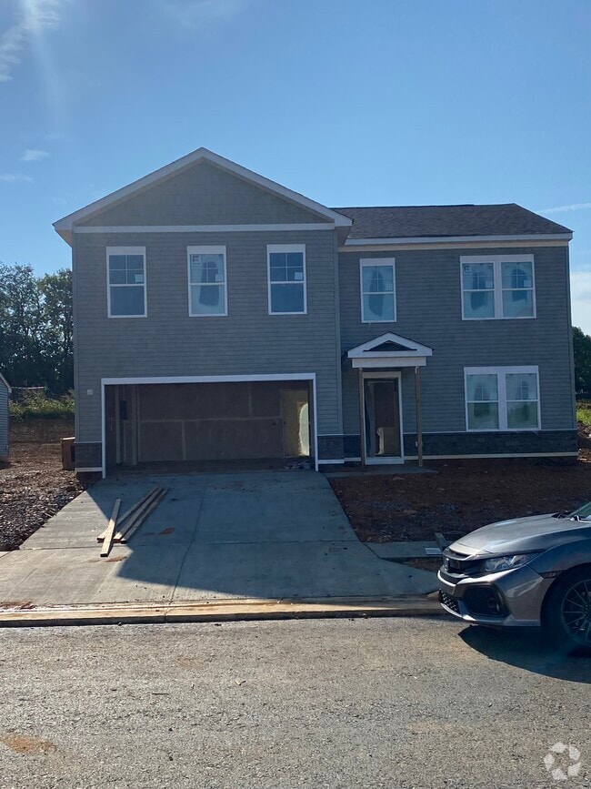 Building Photo - 81 Holly Rd Rental