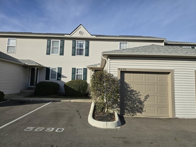 Building Photo - 5690 Kilbury Ln Unit 120
