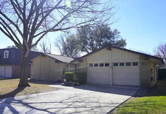 Photo - 611 Balboa Dr