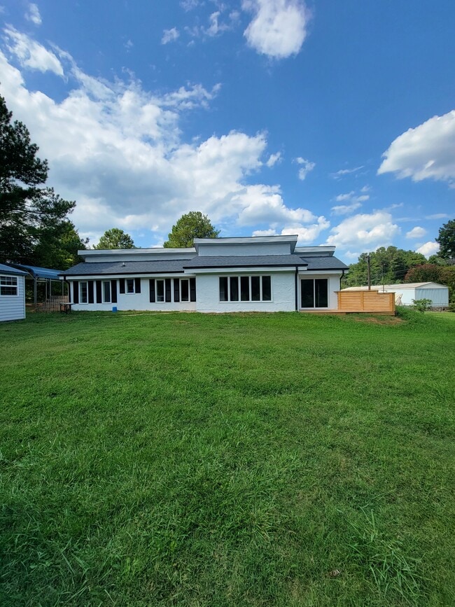 Building Photo - 785 Pole Branch Rd