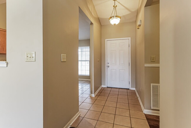 Photo - 5384 Lakeside Manor Dr