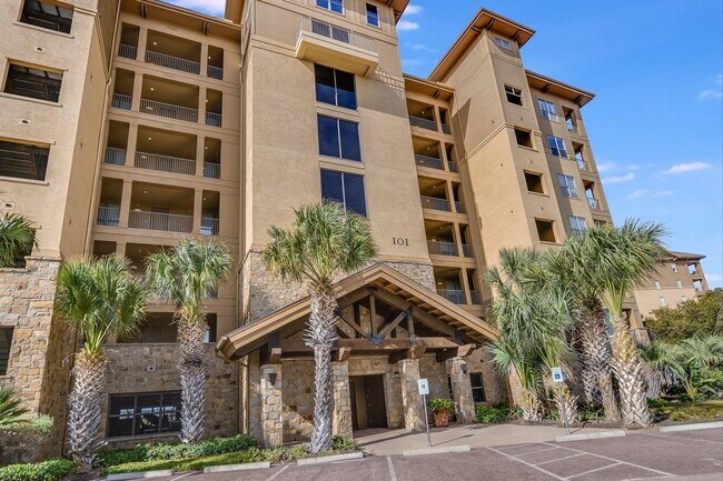 Photo - 101 W Bank Unit 52